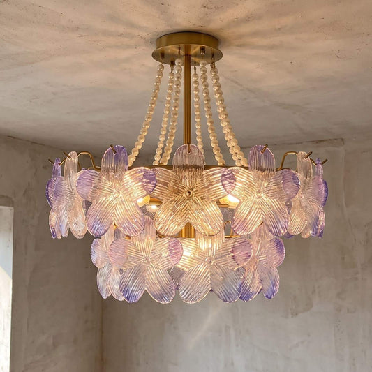 Plafond bas, petit salon, studio : quel luminaire choisir sans encombrer ?