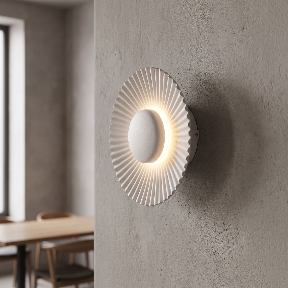 Applique murale design moderne de 16 cm, couleur blanc mat, installée dans une chambre, diffusant une lumière LED agréable vers le haut et le bas.