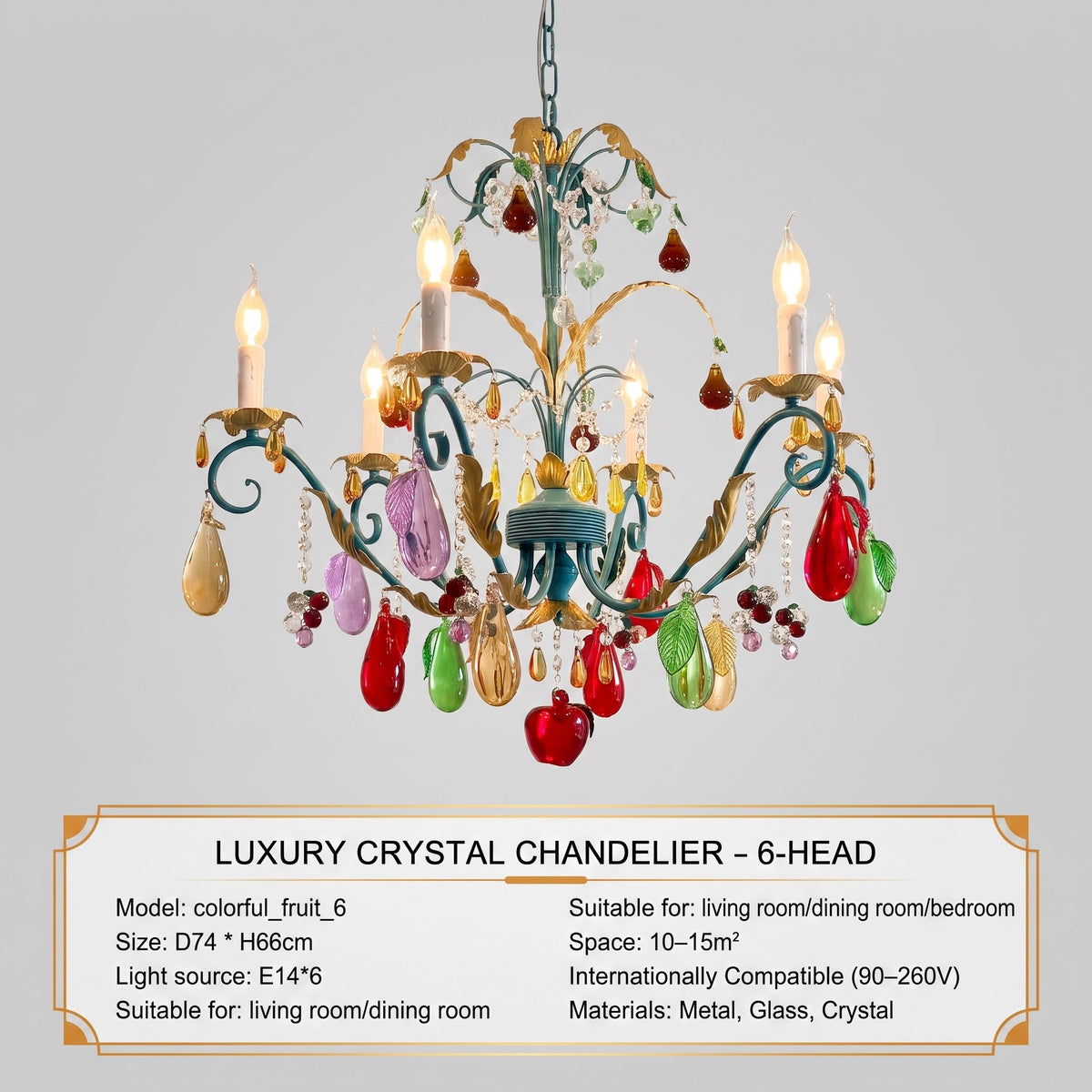 Gros plan sur une ampoule LED E14 en forme de bougie, entourée de cristaux et de feuilles dorées, sur le lustre vintage.