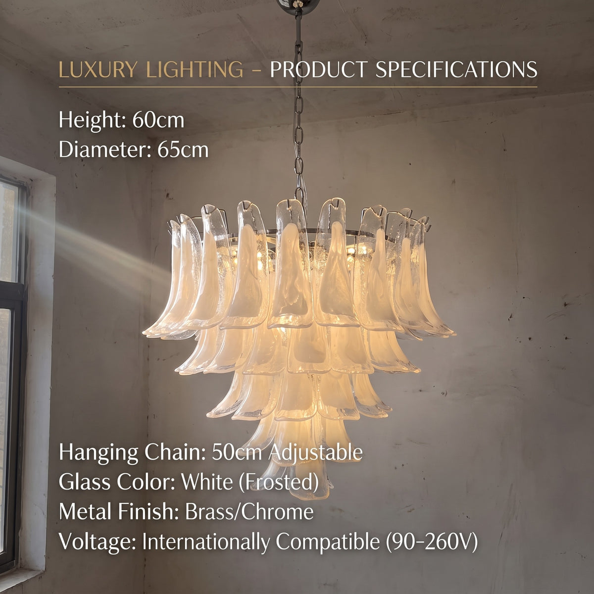 Image du lustre en situation, soulignant son impact visuel comme pièce maîtresse de décoration dans un intérieur classique.