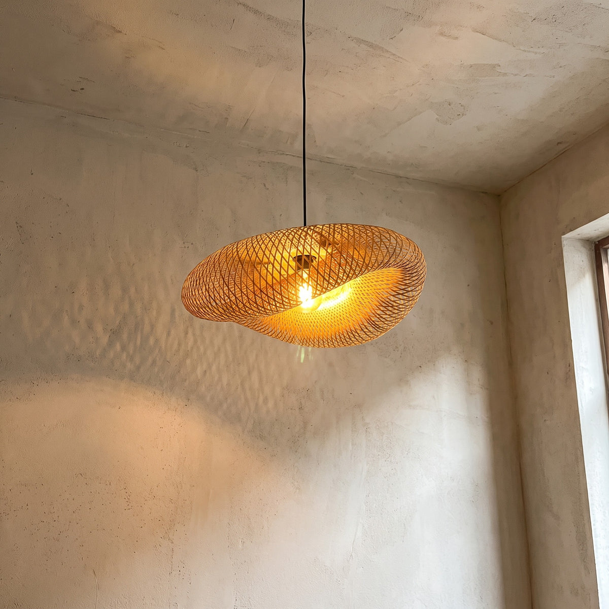 Woven Natural Bamboo LED Pendant Light – Bohemian Design for Living Room & Bedroom