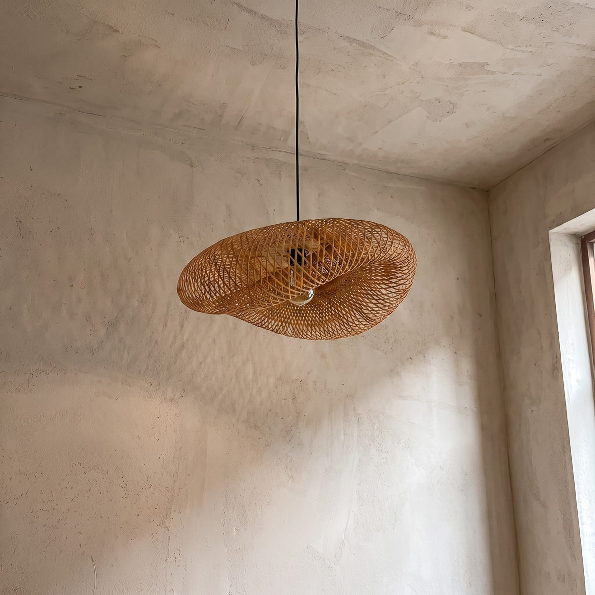 Woven Natural Bamboo LED Pendant Light – Bohemian Design for Living Room & Bedroom