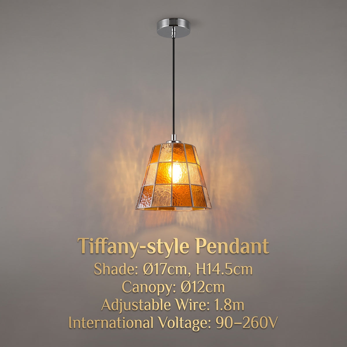 Image détaillée de la rosace de plafond en métal finition chrome (diamètre 12 cm) et du câble réglable (1,8m) de la suspension design.