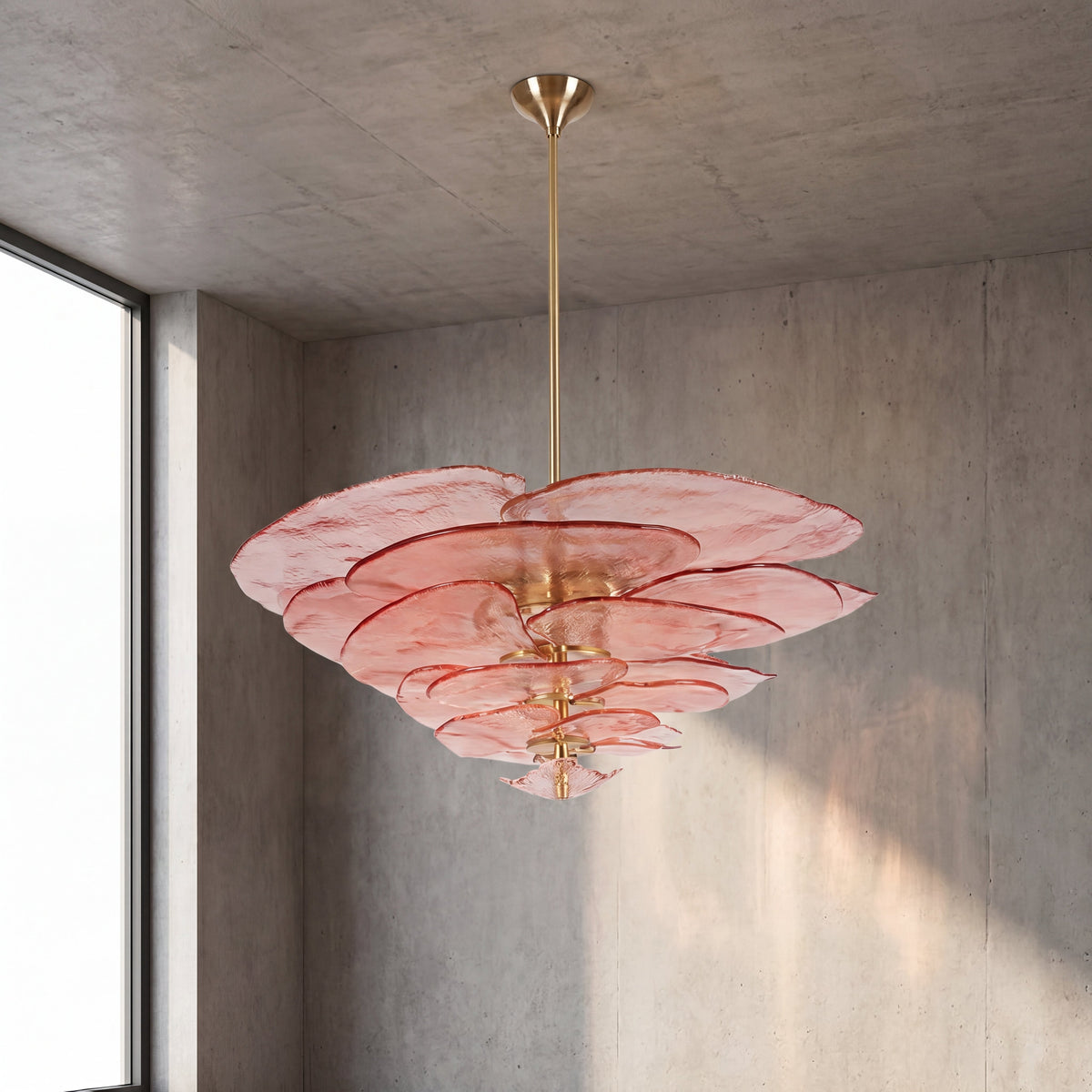 Lustre rose poudré de 55 cm de diamètre, parfait pour une salle à manger, offrant une diffusion lumineuse homogène et raffinée.