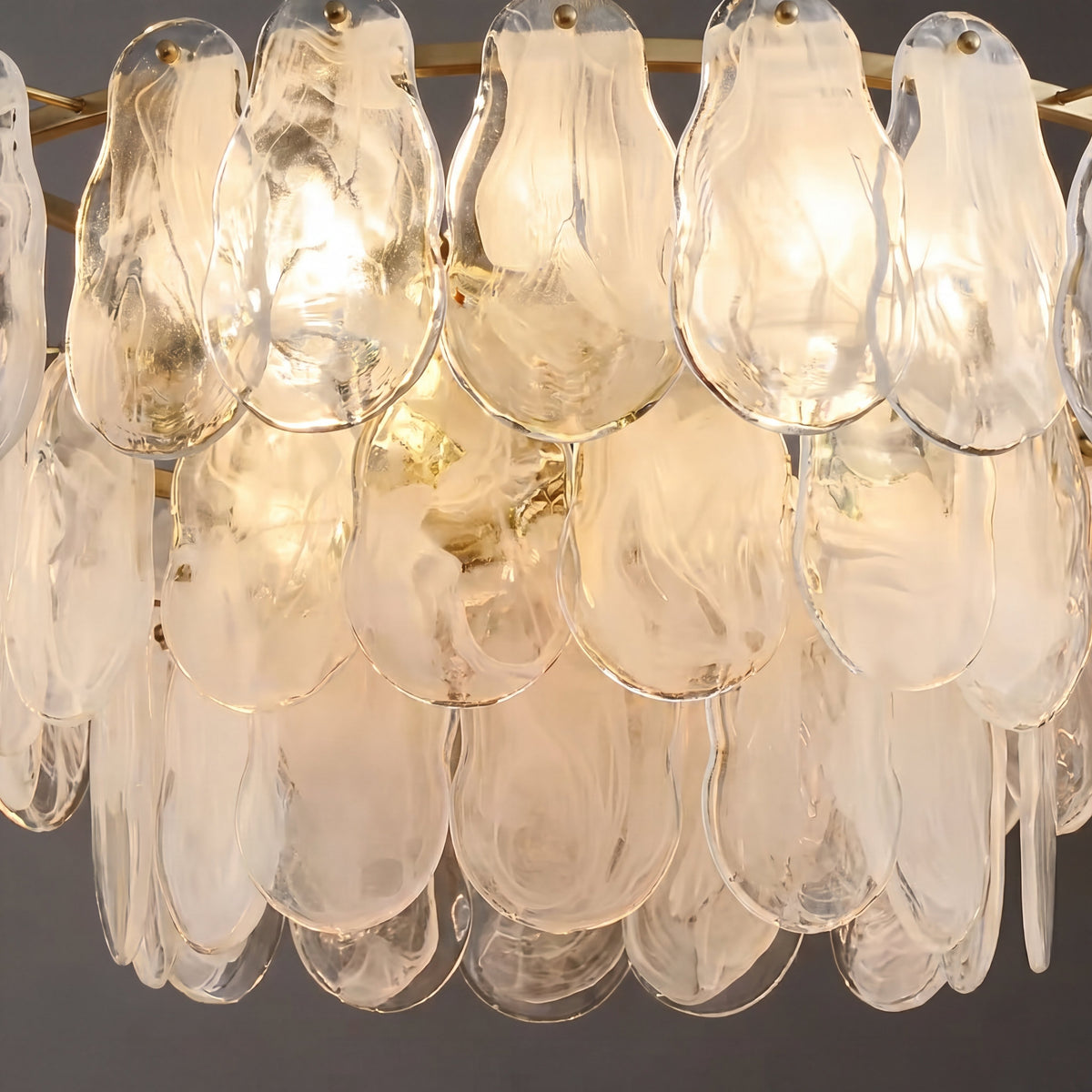 Image du lustre style Murano avec ses dimensions précises, incluant le diamètre de 80 cm et la hauteur ajustable du luminaire.