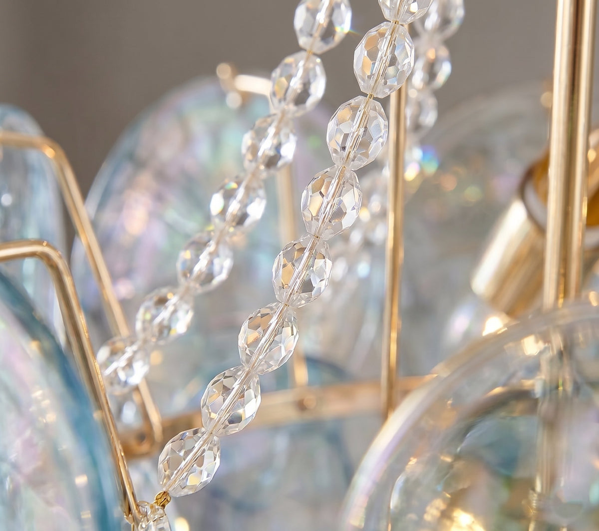 Lustre suspendu, montrant la hauteur de 46 cm et le diamètre de 50 cm, parfait pour un espace de 15 à 30 mètres carrés.